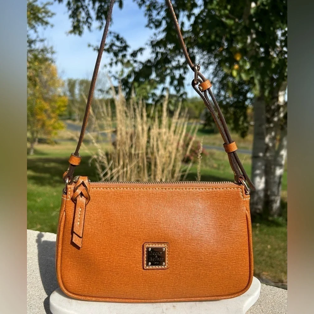 Dooney & Bourke Lexi Saffiano Leather Crossbody Shoulder Purse NWOT